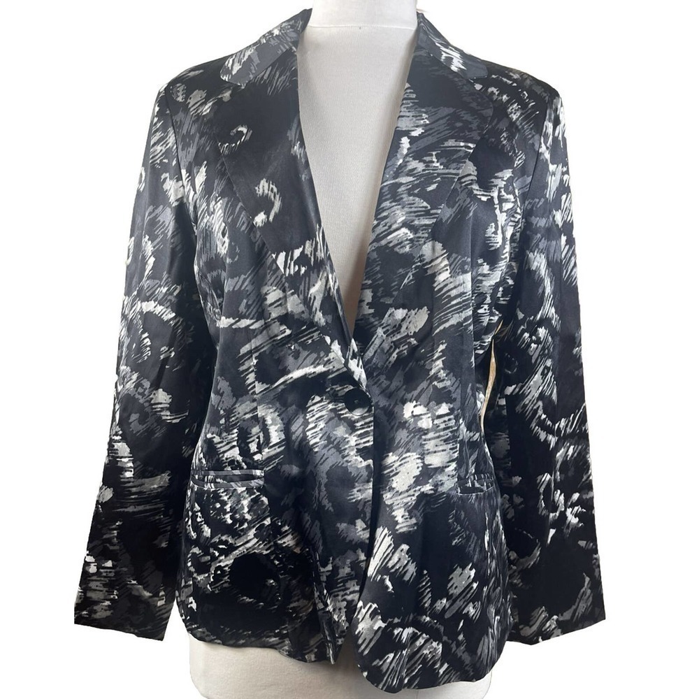 Chico's Monochrome Brushstroke Blazer